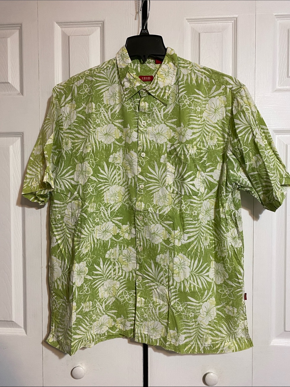 Izod Men's button down cotton camp Hawaiian tropical print shirt size LARGE